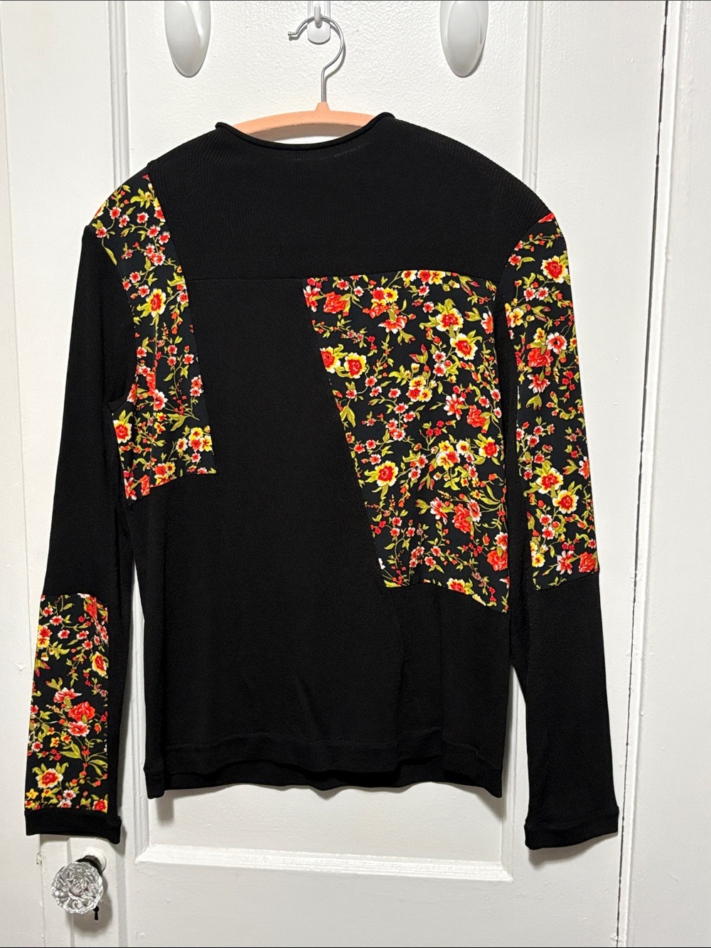 FLORAL PATCH SWEATER